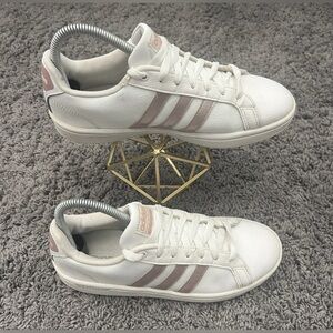 Adidas Cloudfoam Advantage Women’s Size 7.5 White Pink Athletic Shoes Sneakers